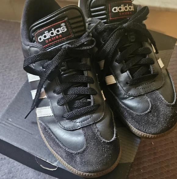 Adidas Samba Classic Black and White Shoes - Picture 9 of 9